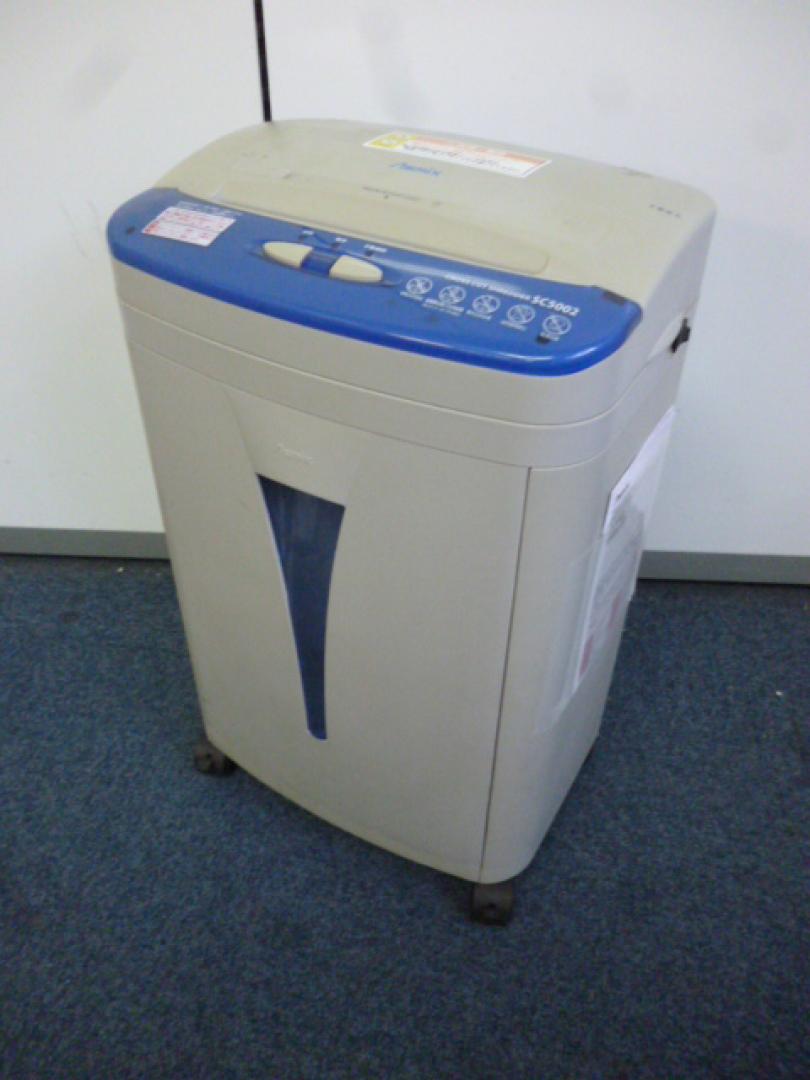 シュレッダーが入荷しました！
                        
                                    中古
            