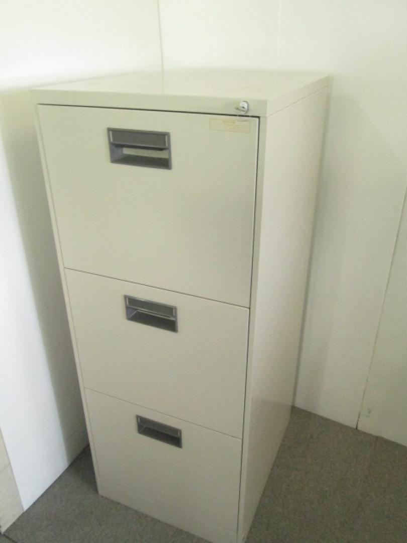 B4ファイルキャビネット　3段
                        
                                    中古
            