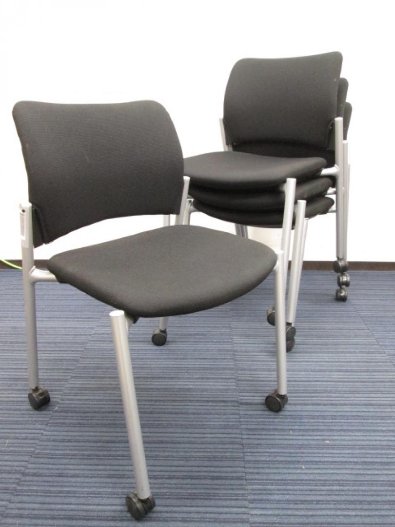 4,500円⇒3,500円!!!【30脚入荷!!】キャスター付き｜オールブラック｜安心のオカムラ製【会議椅子】【ロット】
                        
                                    中古
            