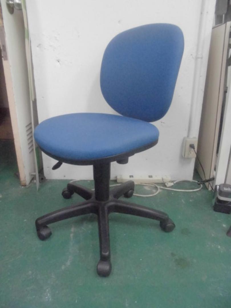 OAチェア/その他メーカー /肘無しチェア/人気のブルーカラー/
                        
                                    中古
            