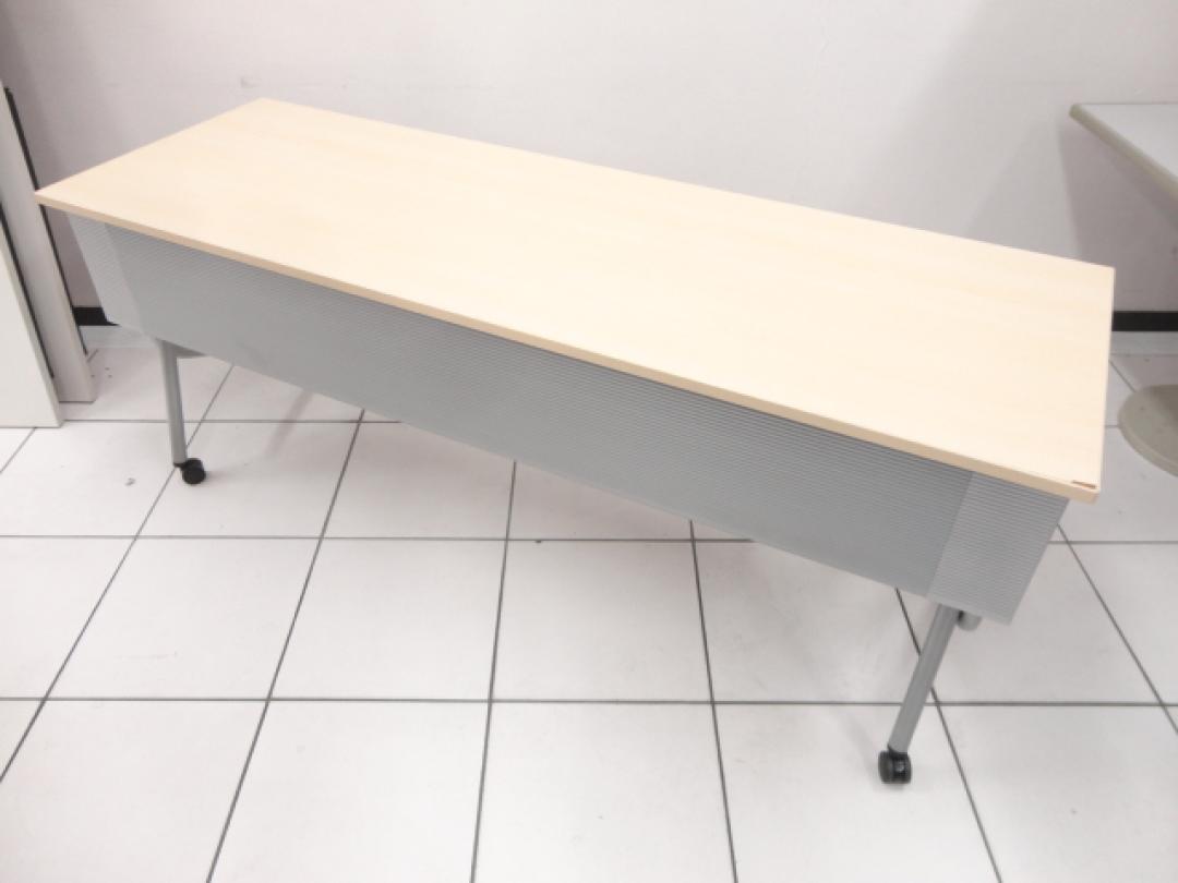 【オカムラ製】サイドスタックテーブル｜ナチュラル天板・幅1800
                        
                                    中古
            