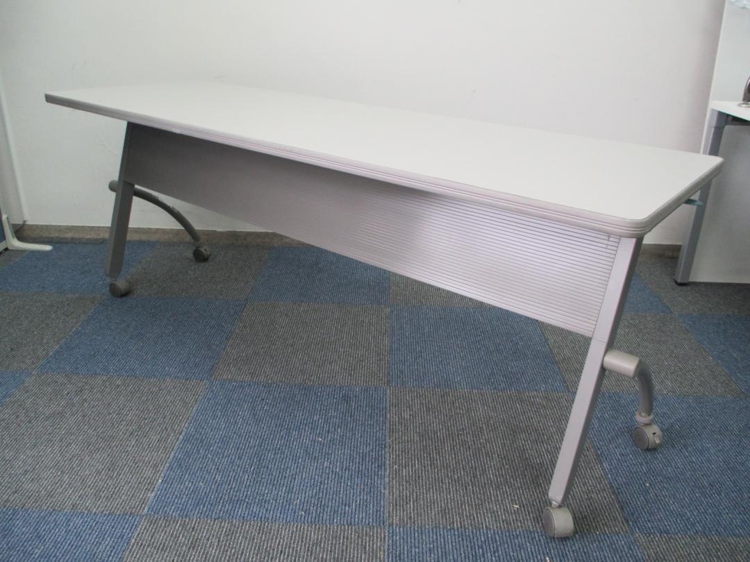 【限定7台】【幕板付き】イトーキ製　スタックテーブル【キャスター付き】【中古　会議用テーブル】
                        
                                    中古
            