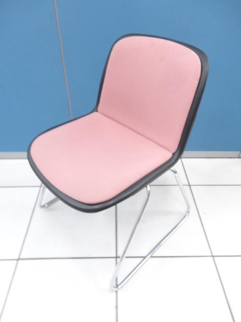 中古スタッキングチェア：ピンク
                        
                                    中古
            
