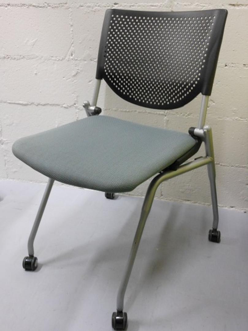 ｜ネスティングチェア｜プロスタックチェア｜オカムラ(okamura)
                        
                                    中古
            