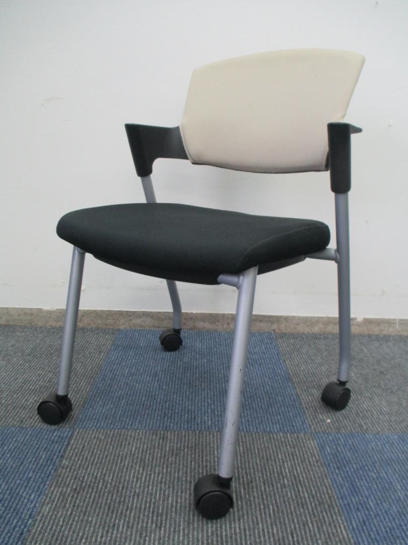 【12脚のロット商品】【状態良好品】コクヨ製　スタックチェア【プロッティシリーズ】【中古　事務用会議チェア　千葉店】
                        Prottyシリーズ
                                    中古
            