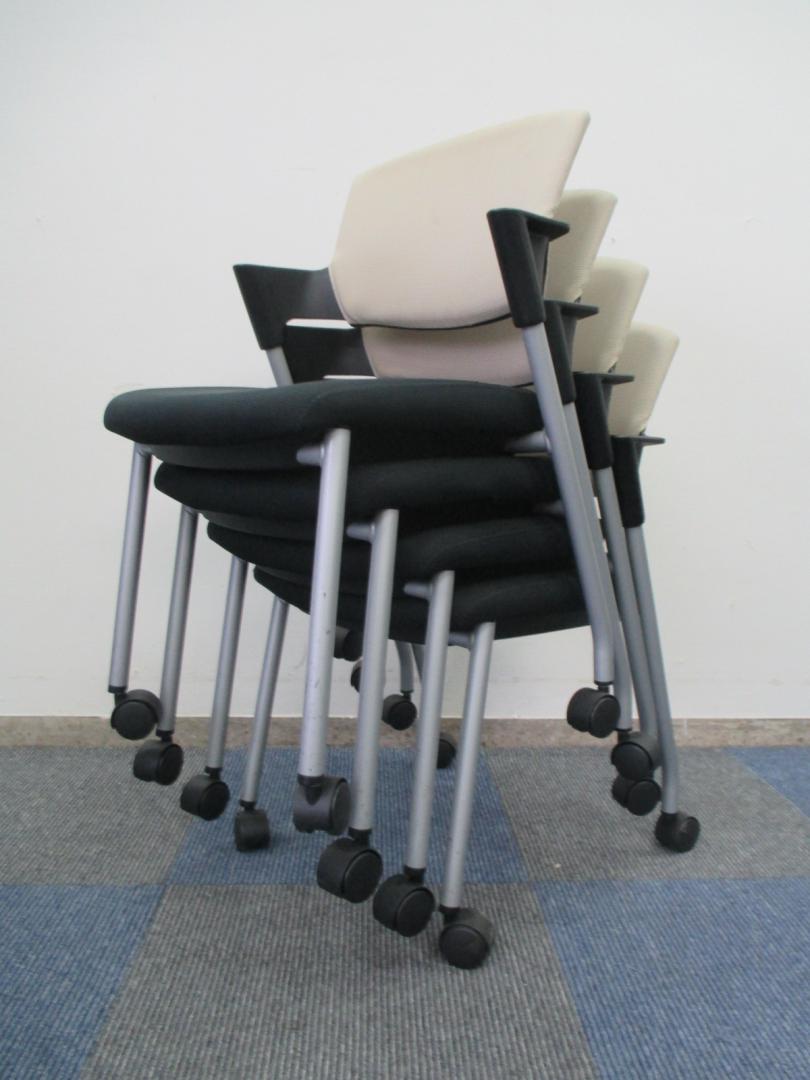 【4脚のセット商品】【状態良好品】コクヨ製　スタックチェア【プロッティシリーズ】【中古　事務用会議チェア　千葉店】
                        Prottyシリーズ
                                    中古
            