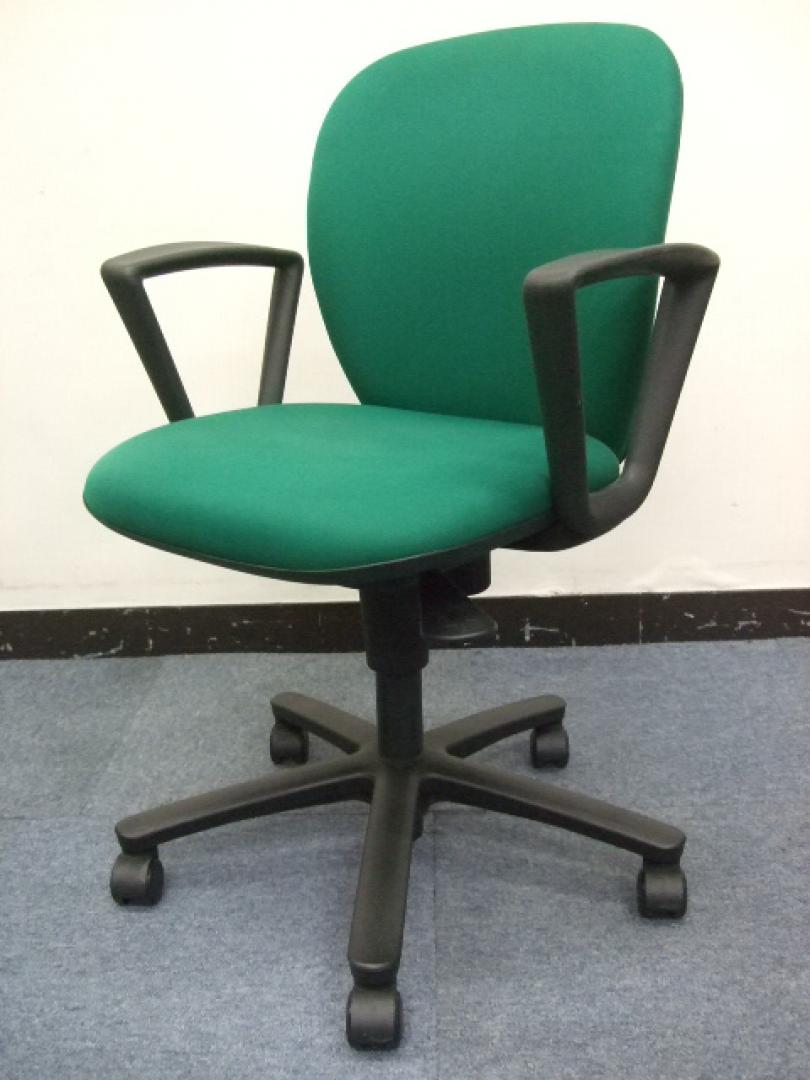 中古】リエットチェア イトーキ/ITOKI 肘付ローバックチェア 中古】リエットチェア イトーキ/ITOKI 肘付ローバックチェア