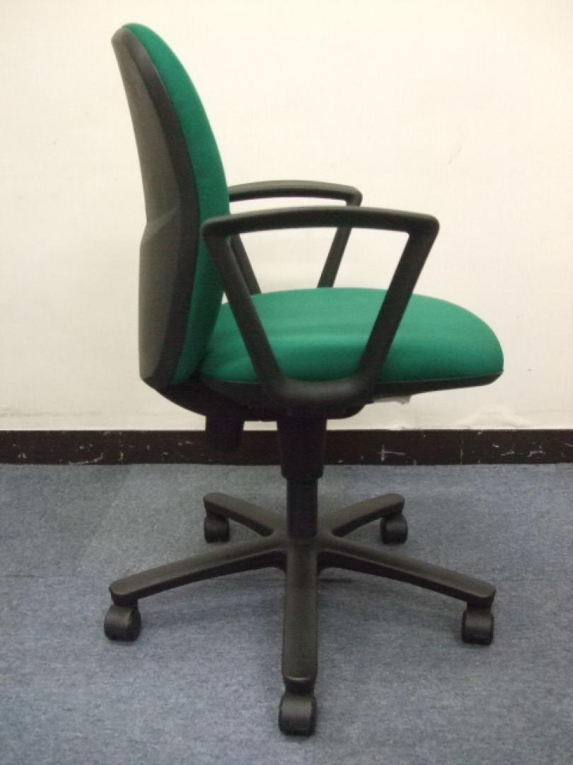 中古】リエットチェア イトーキ/ITOKI 肘付ローバックチェア 中古】リエットチェア イトーキ/ITOKI 肘付ローバックチェア