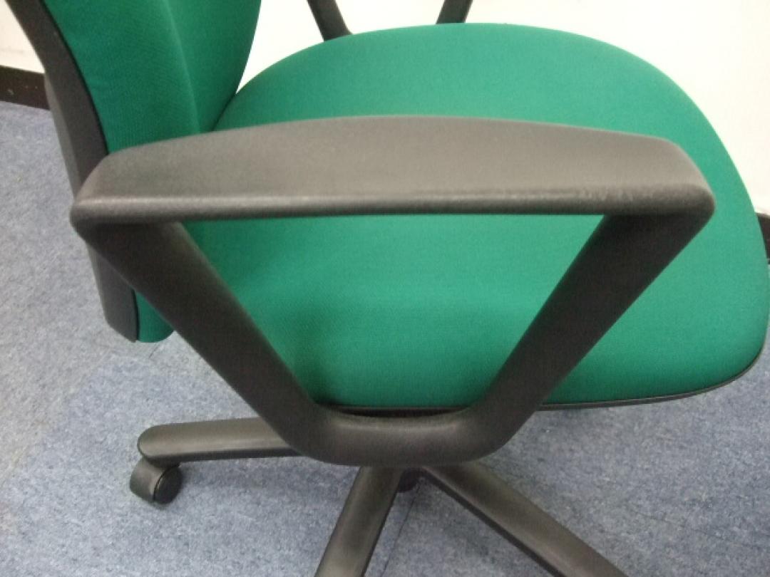 中古】リエットチェア イトーキ/ITOKI 肘付ローバックチェア 中古】リエットチェア イトーキ/ITOKI 肘付ローバックチェア