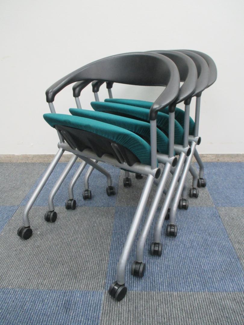 【4脚のセット商品】【収納に便利】内田洋行製　ネスティングチェア【キャスター付き】【中古　会議用チェア　千葉店】
                        スタッカートシリーズ
                                    中古
            