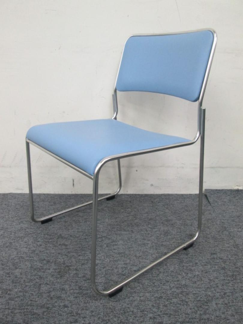 【ナイキ製　ビニールレザー仕様スタックチェア】重ねて収納できます
                        
                                    中古
            