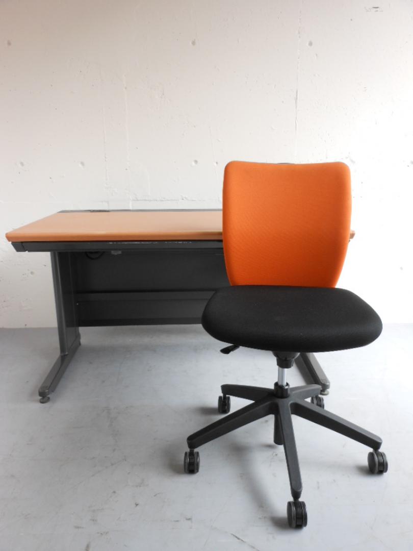 中古　内田洋行製　NEXシリーズ　平机+OAチェアセット
                        
                                    中古
            