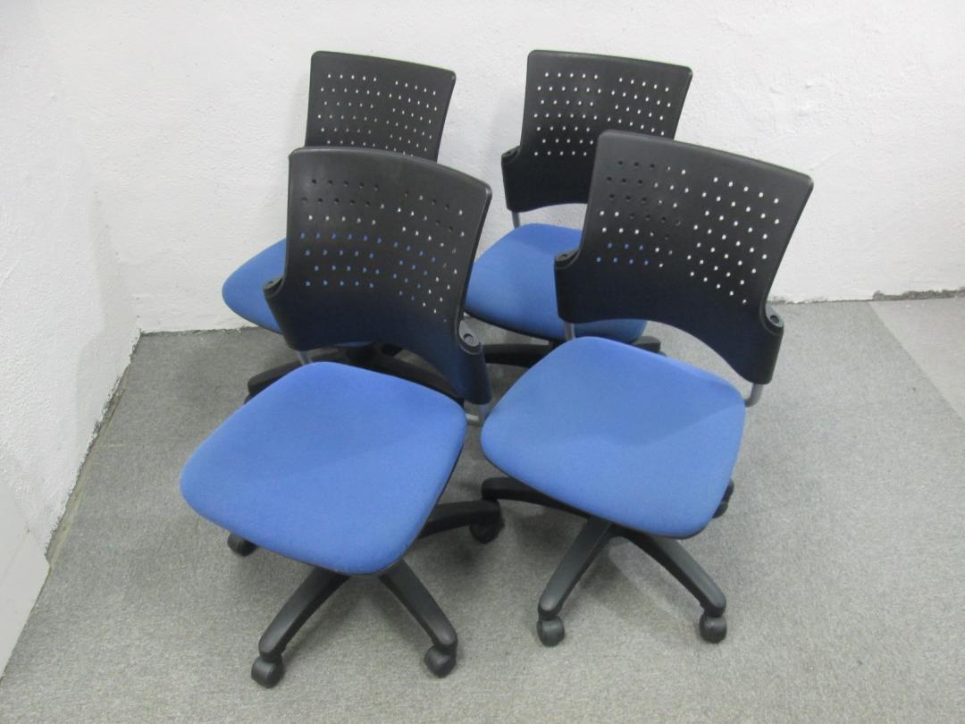 通常価格の10％OFF　プラス製オフィスチェア　お得な4脚セット　【セット商品】
                        
                                    中古
            