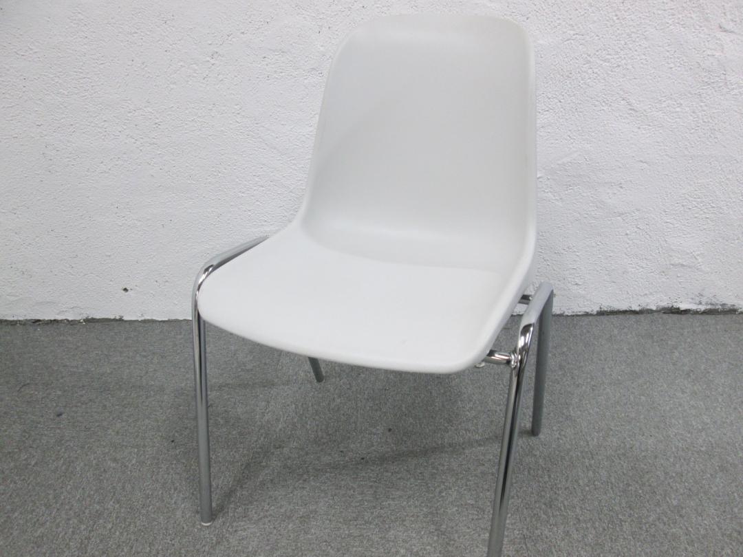 おしゃれなホワイト色！スタックチェア
                        
                                    中古
            