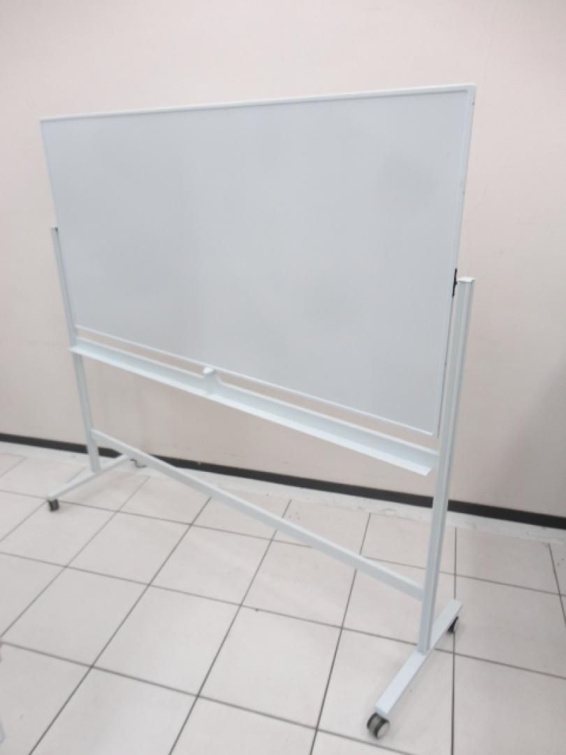 中古｜ホワイトボード【脚付・両面仕様】幅1800
                        
                                    中古
            