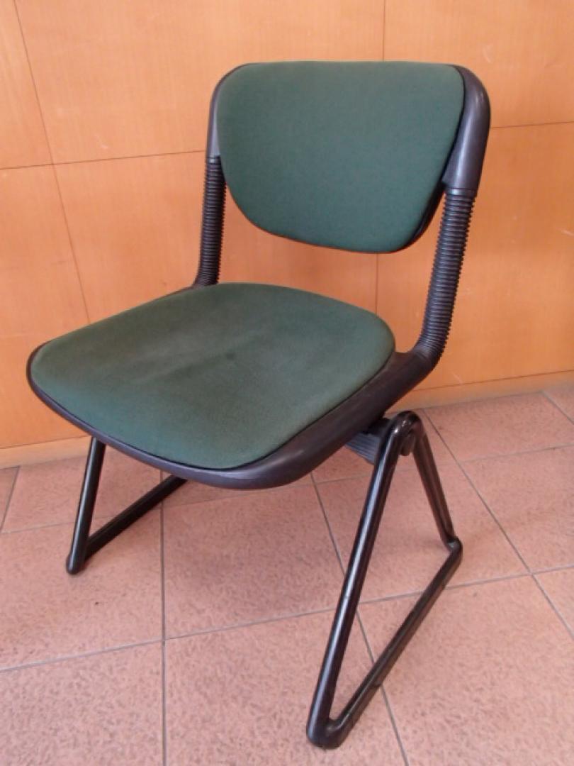 【緊急値下げ】オフィスチェア｜スタッキングチェア｜椅子｜イス｜【おつとめ品】
                        バーテブラ
                                    中古
            
