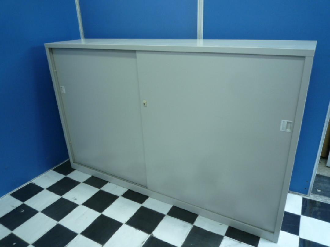 【限定1台】ハイカウンター■書庫としても使えます！■2枚引違い扉■幅１８００ｍｍ
                        ハイカウンター兼書庫
                                    中古
            