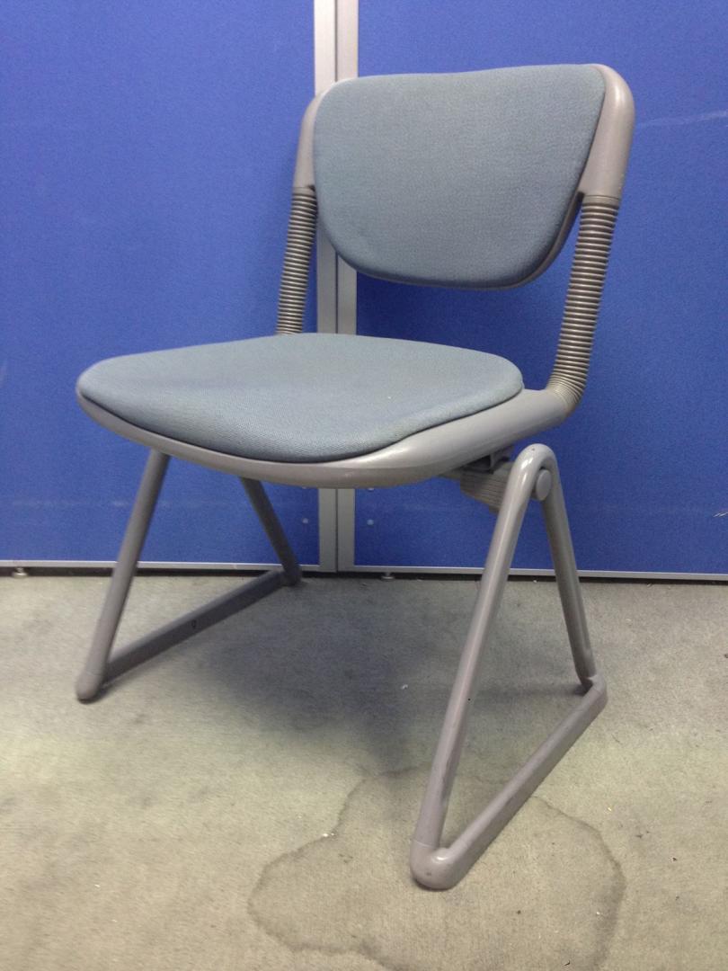 【在庫8脚】スタッキング｜国内産｜イトーキ｜重ね合わせ可能｜
                        バーテブラシリーズ
                                    中古
            