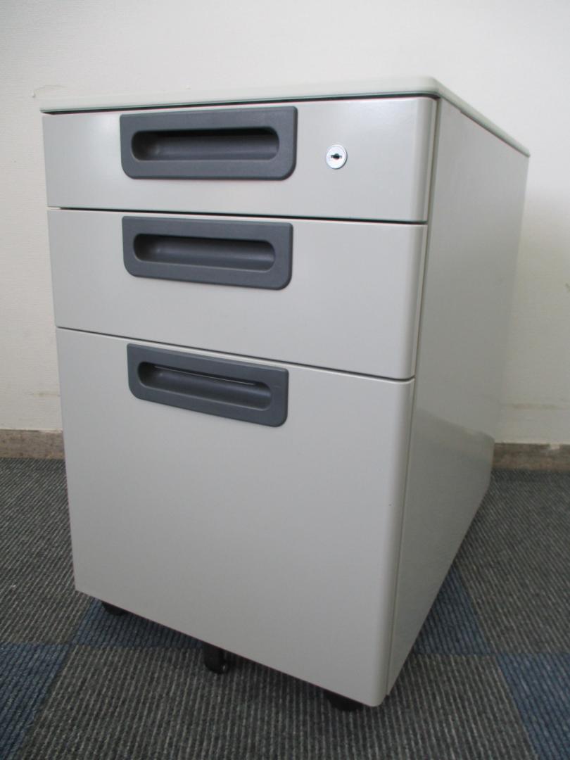 【3段ワゴン】PLUS製　LAシリーズ【中古　サイドワゴン　オフィス家具】
                        LAシリーズ
                                    中古
            