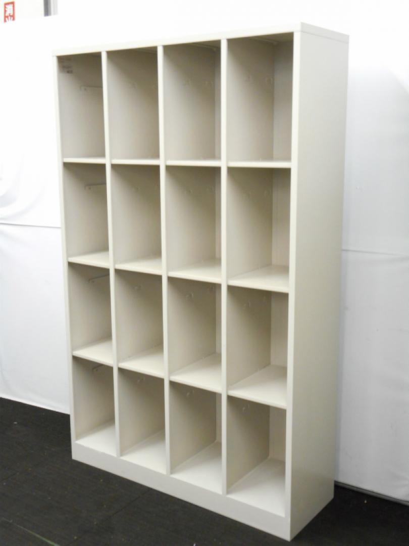 【2台入荷！】16人用シューズボックス　扉無しタイプ　
                        
                                    中古
            