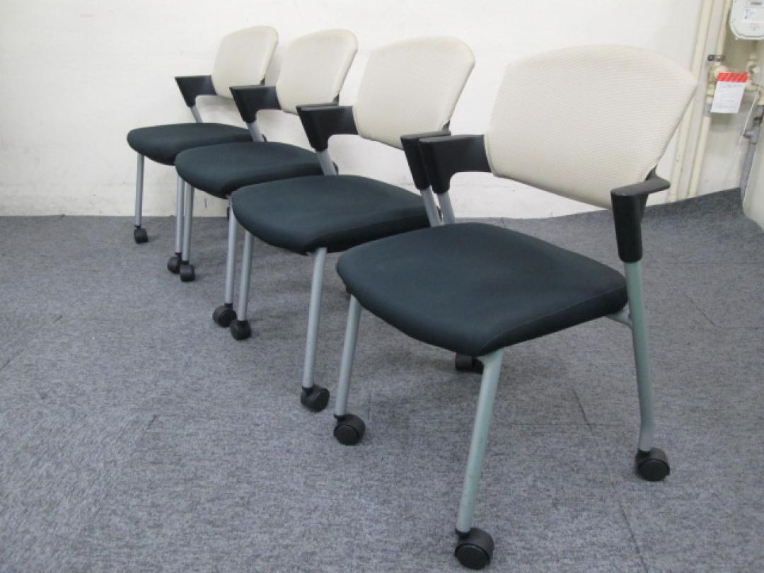 【大量入荷】【キャスター+肘付スタックチェア　プロッティ】テーブル用チェアの定番
                        プロッティ
                                    中古
            