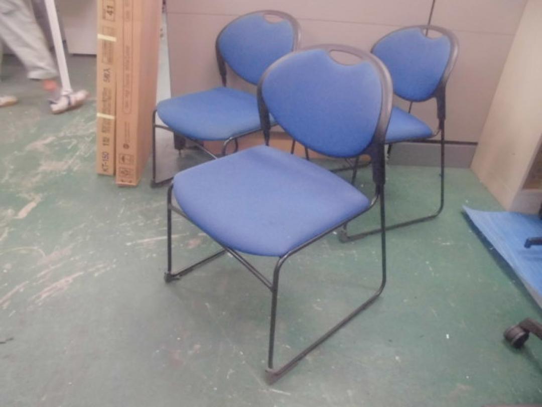 【セット】スタッキングチェア/3脚セット/イトーキ(itoki)製：クリケット(CRIKET) 
                        クリケット(CRIKET) 
                                    中古
            