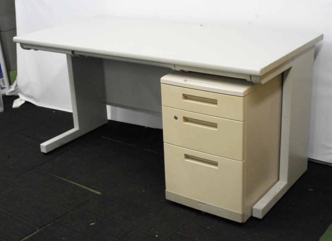 【セット商品】LION製　幅1400 平デスク　+　コクヨ製　MX　3段ワゴンのセット　【中古オフィス家具　事務机　片袖デスク】
                        
                                    中古
            