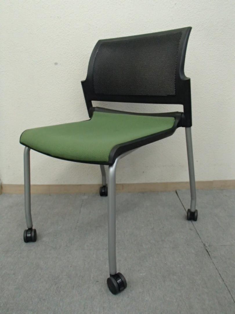 オフィスチェア｜スタッキング｜ネスティング｜内田洋行製｜キャスター付き
                        
                                    中古
            