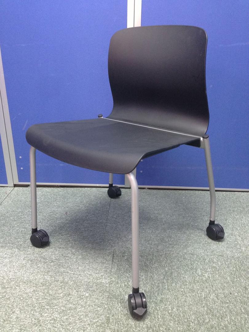 【グッドデザイン賞受賞商品】キャスター付｜スタッキング可能｜キャスター付
                        アリーナ/C　（ALINA）
                                    中古
            