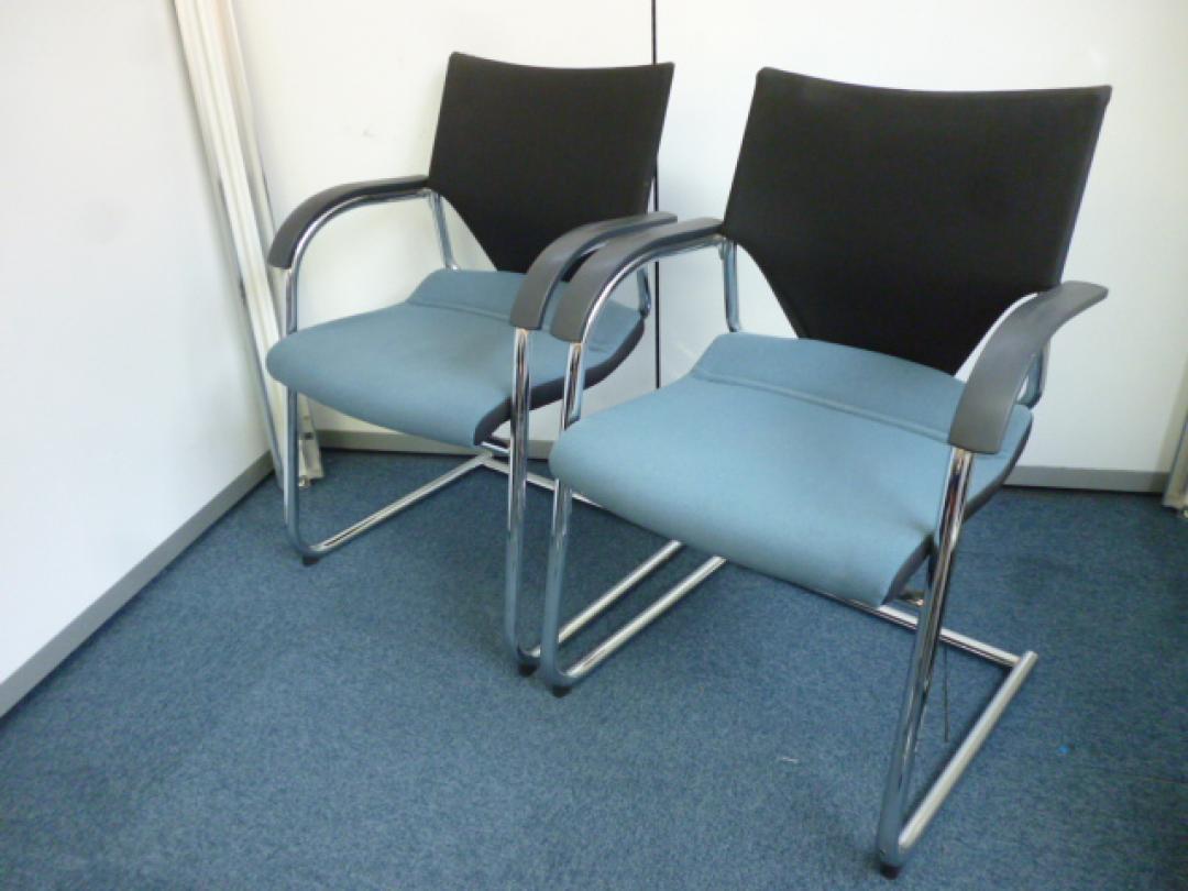 【ウィルクハーン】【グレー】【ミーティングチェア】【２脚セット】
                        
                                    中古
            