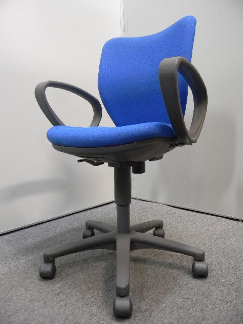 肘付きチェア ■ブルー　〜シンプルチェア〜
                        
                                    中古
            