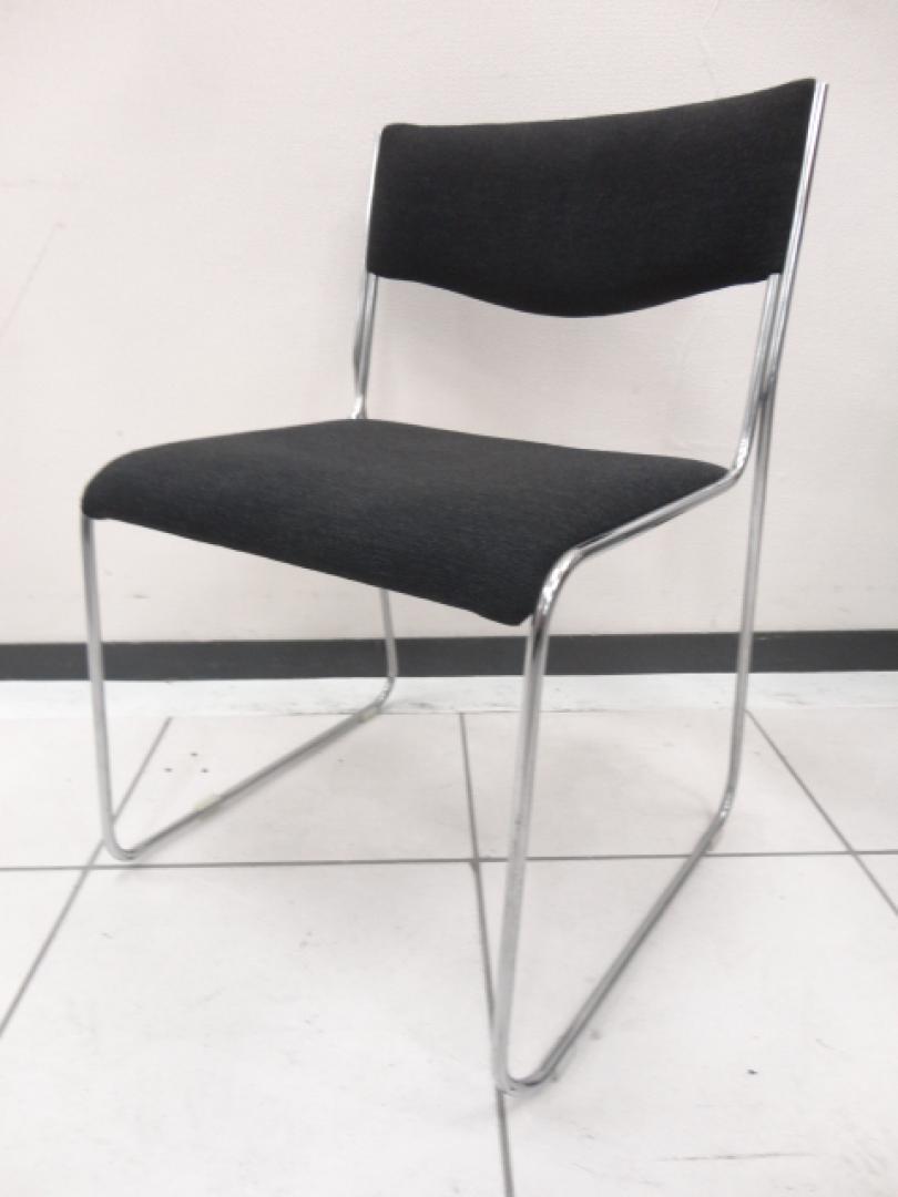 【中古チェア】スタッキングチェア｜ブラック
                        
                                    中古
            