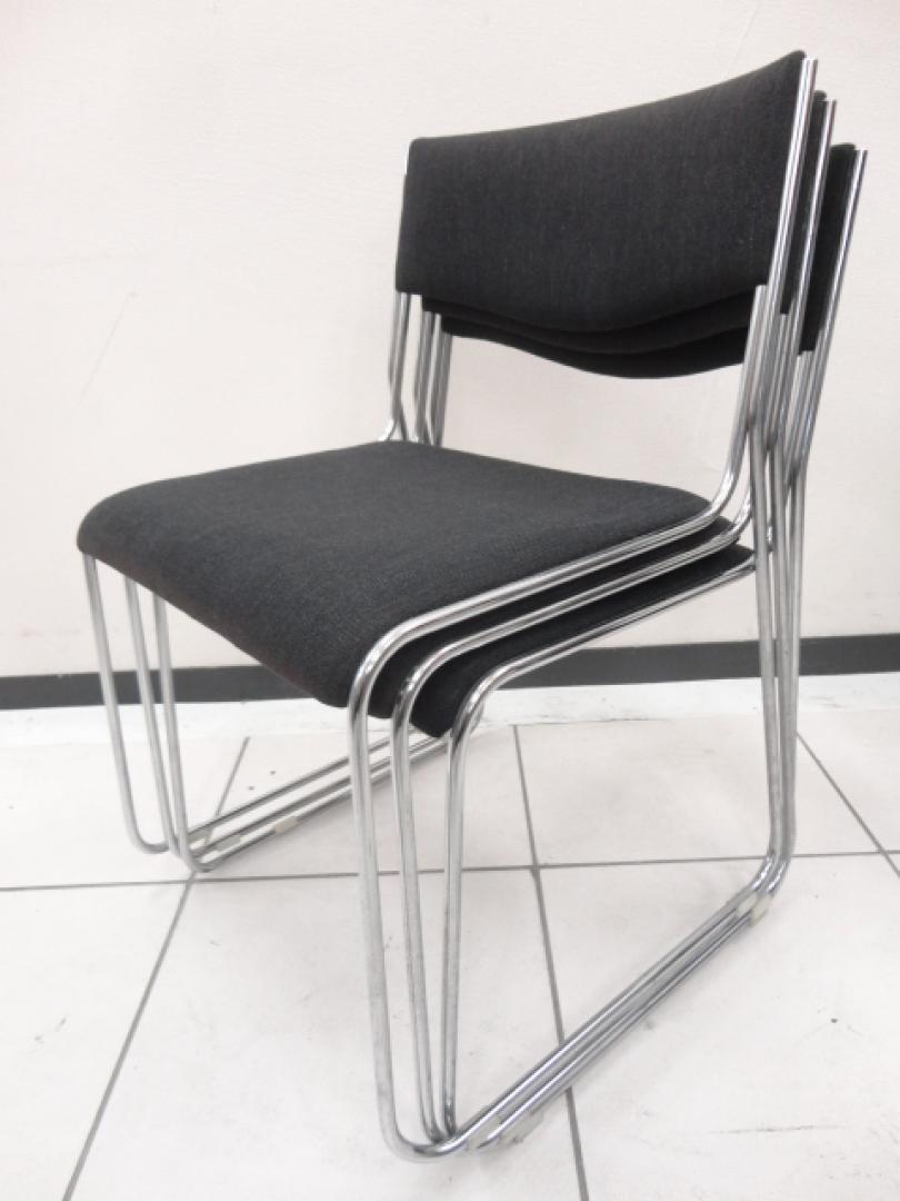 【3脚セット】スタッキングチェア｜ブラック
                        
                                    中古
            