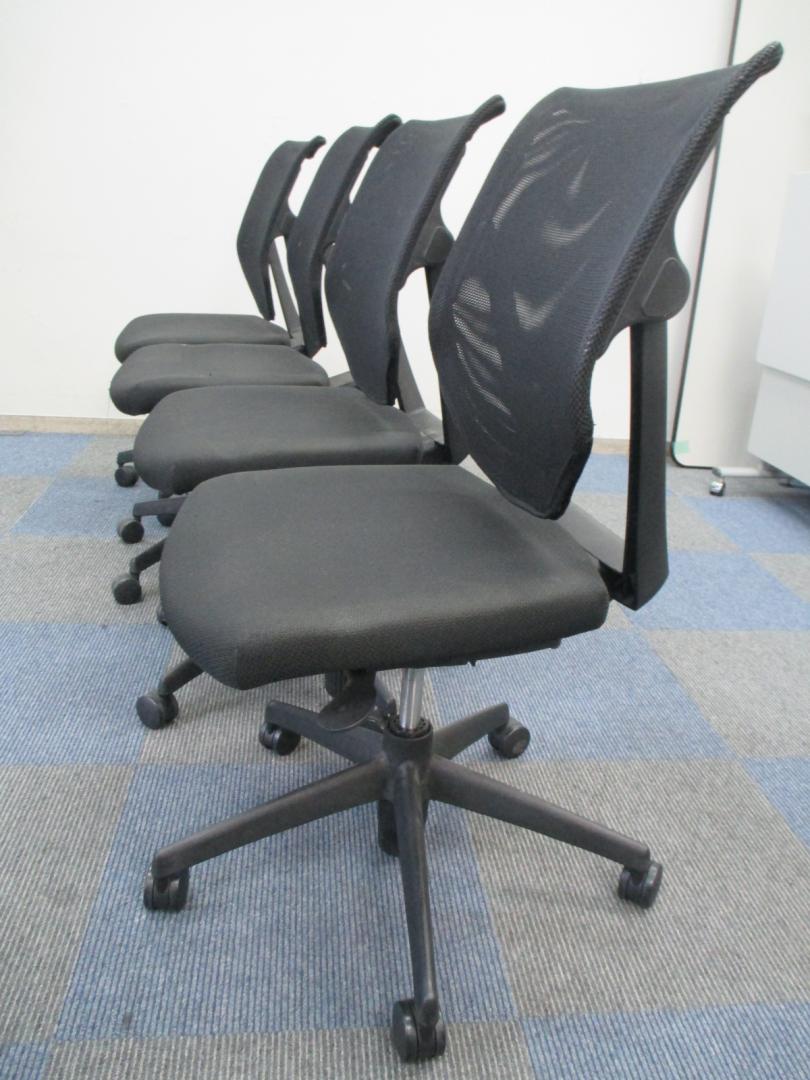 【4脚セット商品】【メッシュチェア】ＰＬＵＳ製　パフォーマーチェア　肘なし【中古　事務用回転椅子　ＯＡチェア】
                        パフォーマーシリーズ 
                                    中古
            