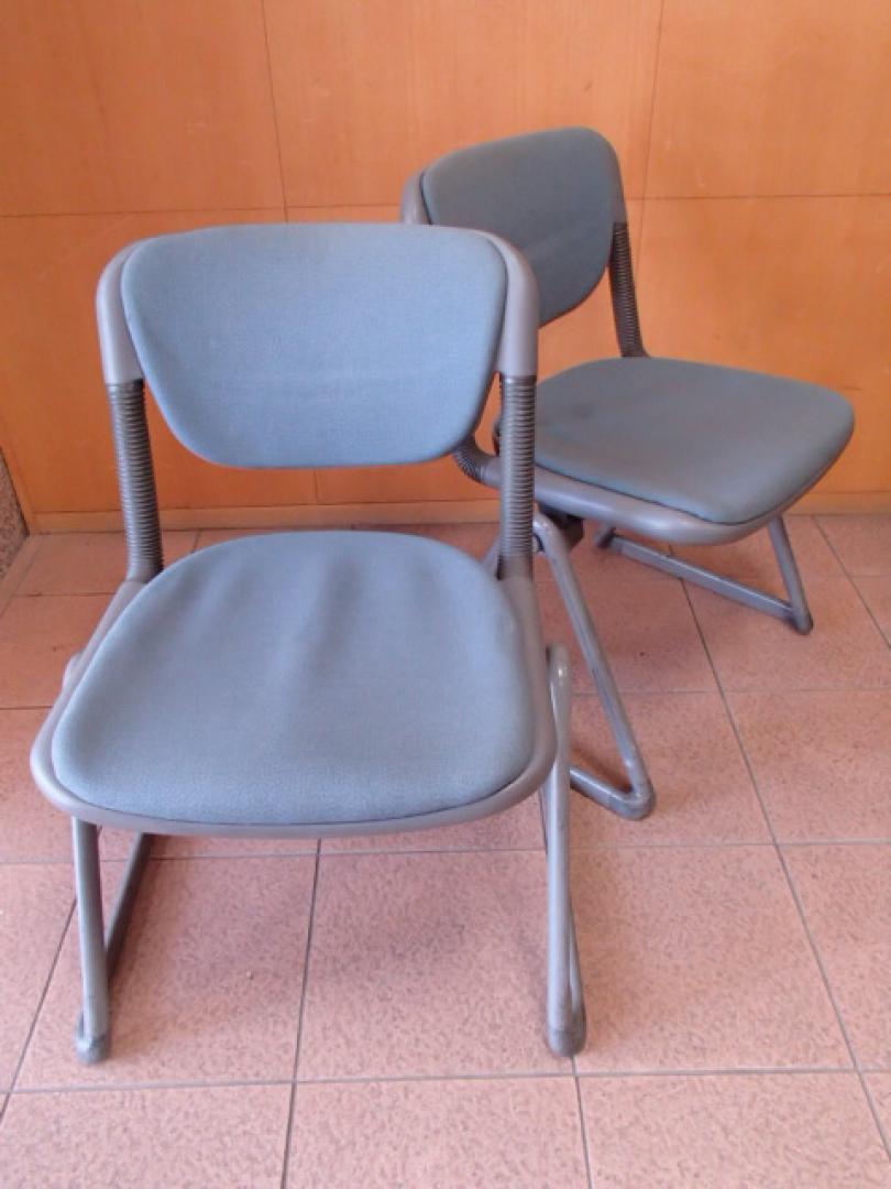 スタッキングチェア｜椅子｜2脚セット｜【おつとめ品】
                        バーテブラ
                                    中古
            