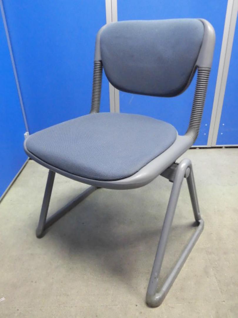 国内産｜座り心地抜群｜会議室チェア・ラウンジスペース・休憩スペースに！

                        バーテブラチェア
                                    中古
            