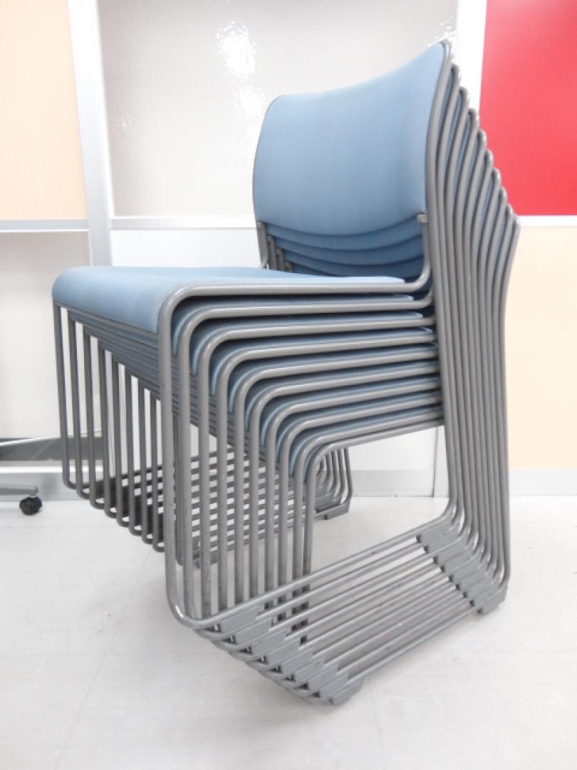 【10脚セット！】スタッキングチェア｜ブルー・布地
                        
                                    中古
            