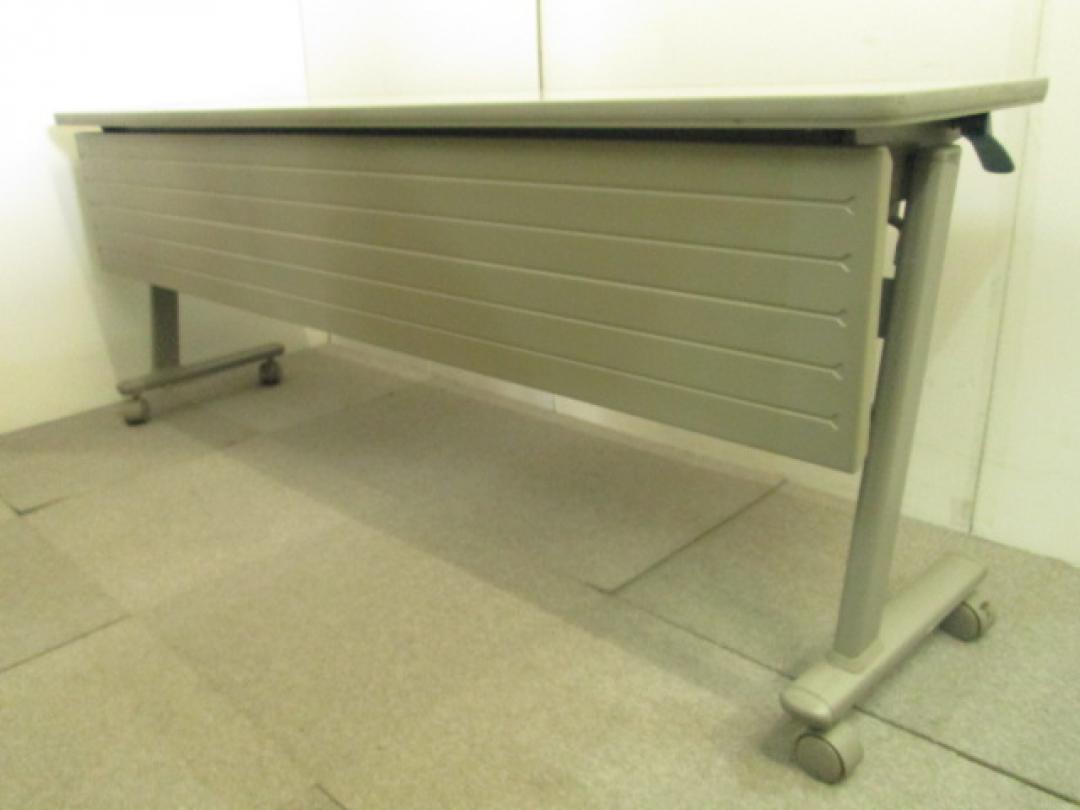 オカムラ　サイドスタックテーブルW1800　幕板付
                        
                                    中古
            