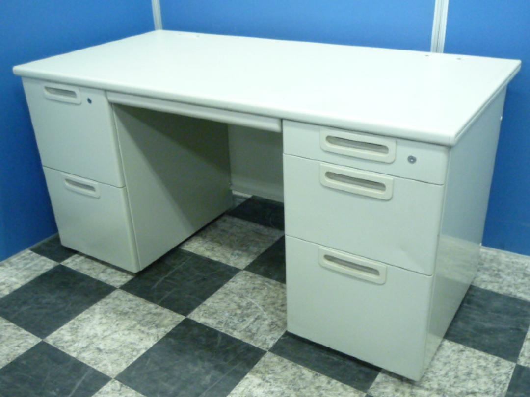 【状態良好】両袖机■左2段　右2段■ライトグレー■収納力に長けた一品！
                        ＬＡシリーズ両袖机
                                    中古
            