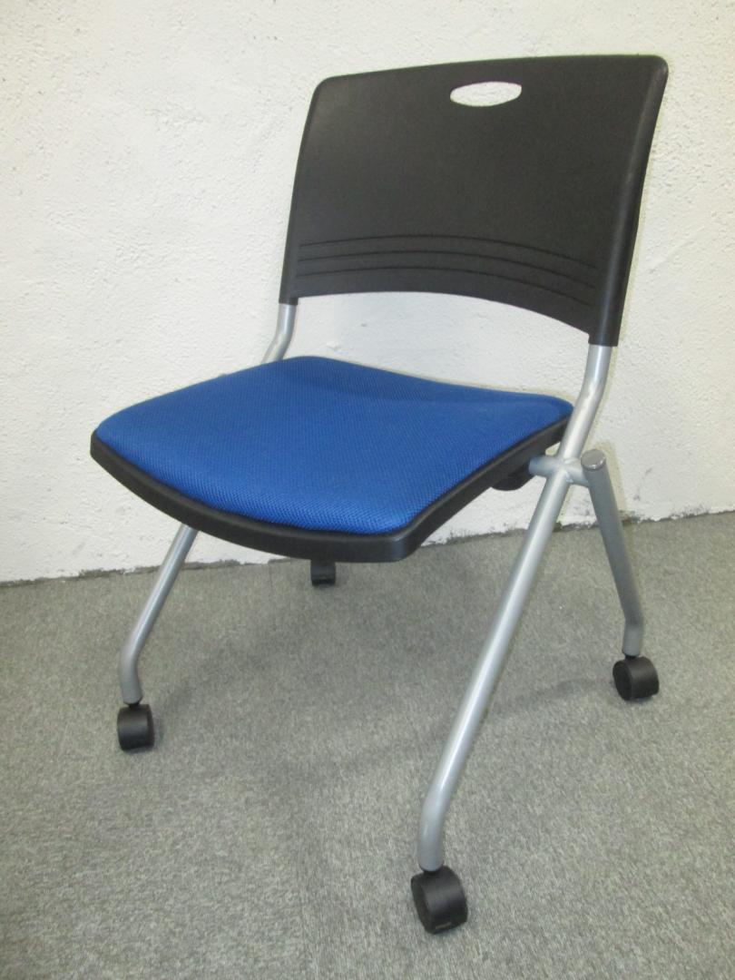 ネスティングチェア｜ブルー×ブラック｜収納に便利な会議用チェアです！
                        
                                    中古
            