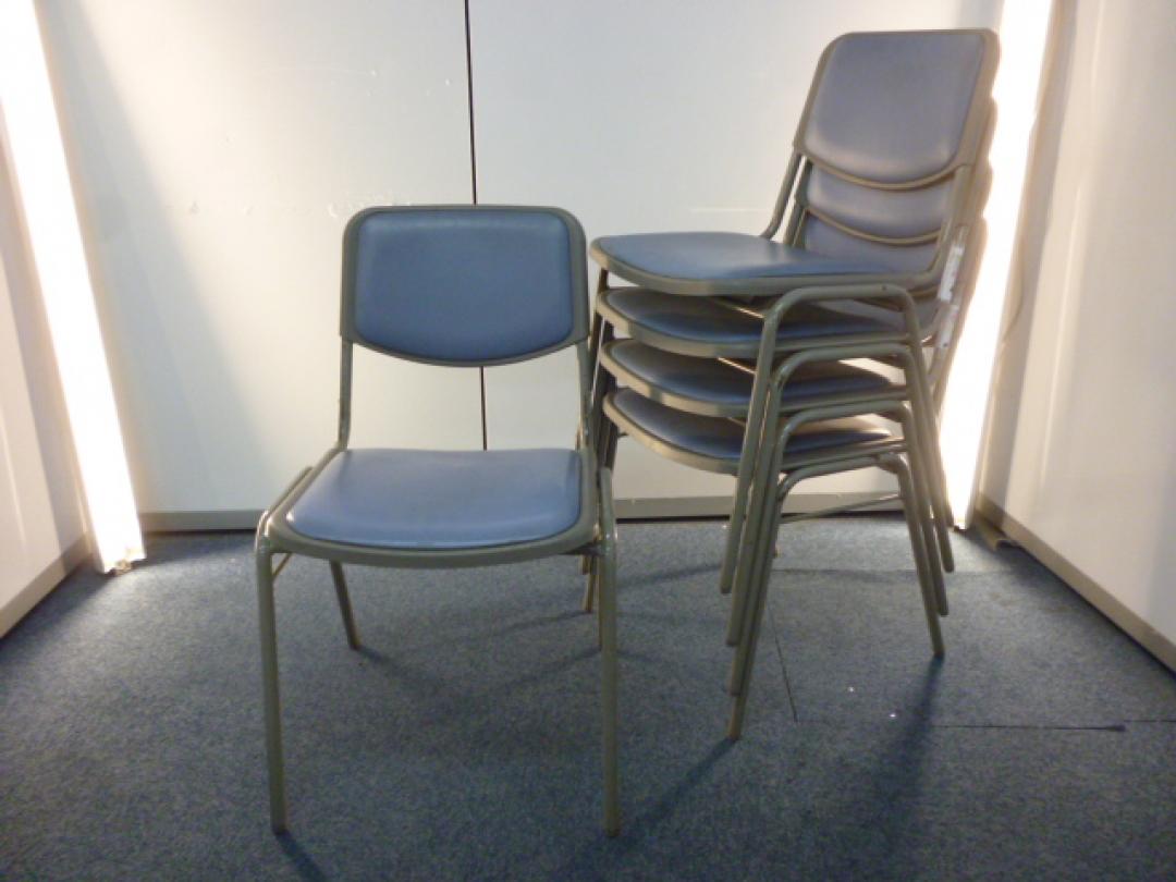 【ウチダ製】【スタッキングチェア】【ブルー】
                        
                                    中古
            