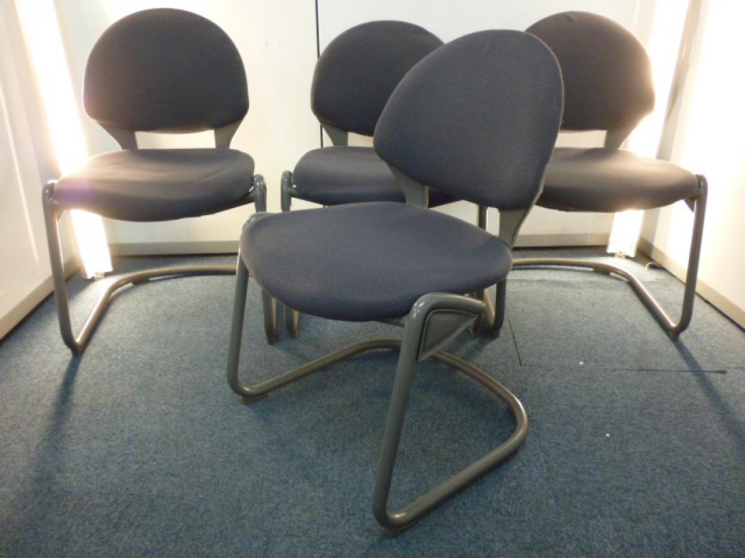 【コクヨ製】【スタッキングチェア】【グレー】【４脚セット】■
                        
                                    中古
            