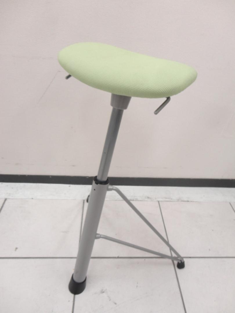 ハイポジションスツール　高さ調整可能
                        アルトトークシリーズ
                                    中古
            
