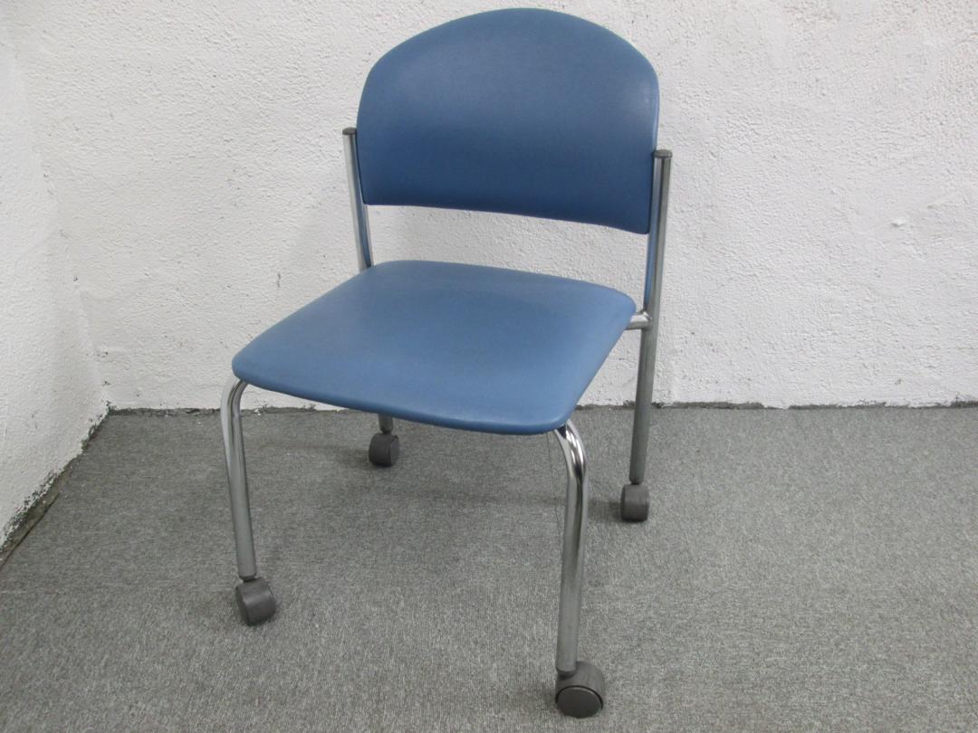 キャスター付きスタックチェア
                        
                                    中古
            