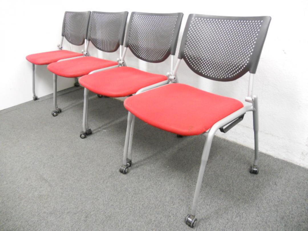 ■スタッキングチェア4脚セット ■キャスター付 ■レッド ■プロスタックシリーズ ■オカムラ okamura 岡村製作所
                        プロスタック
                                    中古
            