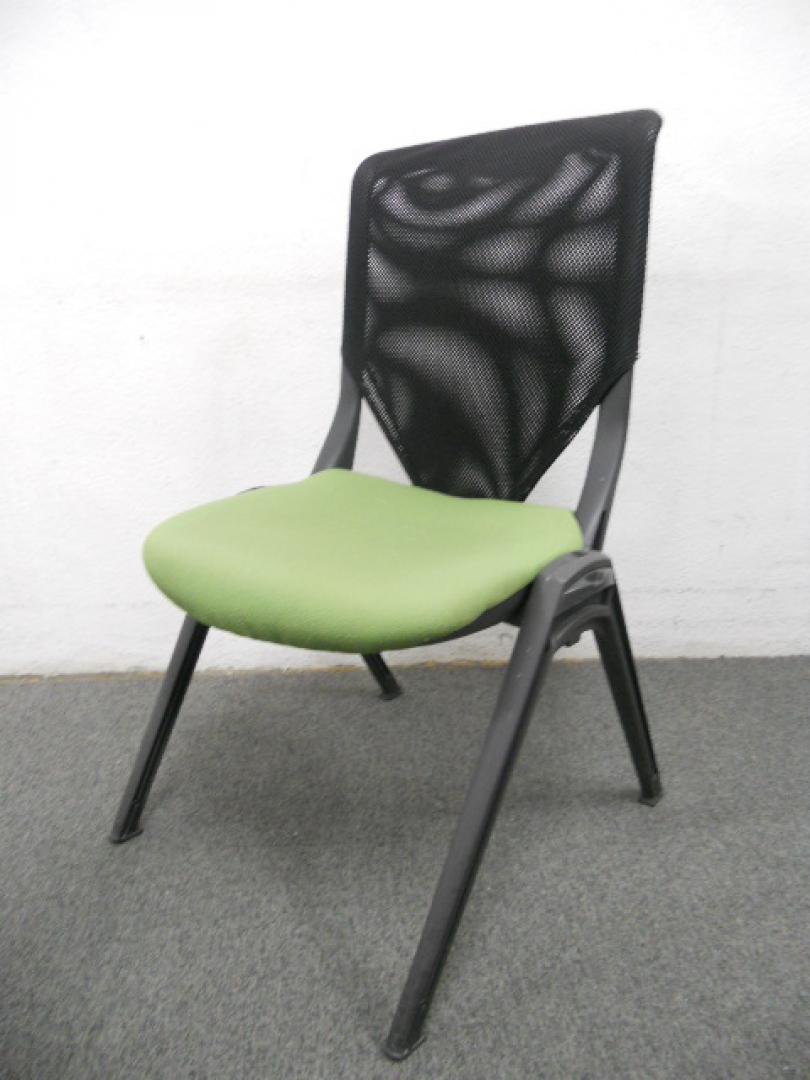 ■スタッキングチェア　■グリーン　■プラス（PLUS)　■背面メッシュ
                        カイノス
                                    中古
            