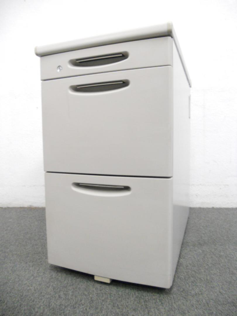 ■脇机3段　■A4ファイル収納2段＋小引出し1段タイプ　■オカムラ 岡村製作所 okamura SD-e
                        SD-e
                                    中古
            