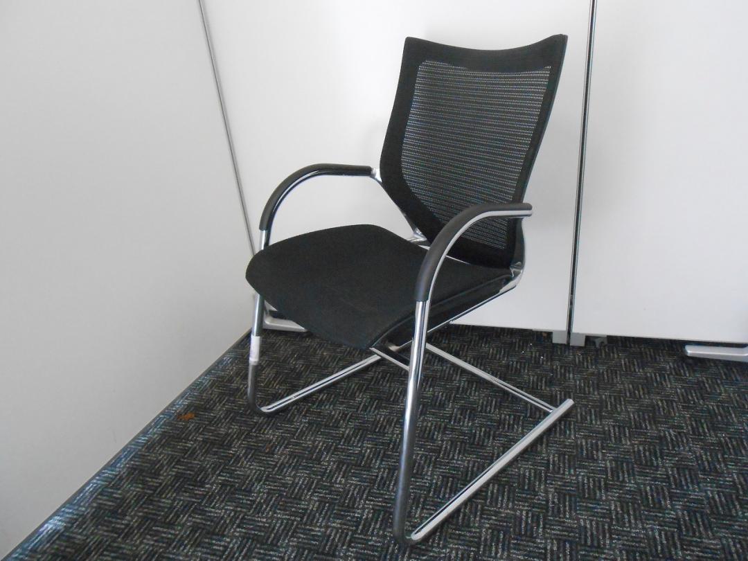 人気シリーズ■座面メッシュタイプ■美品
                        バロンゲストチェア
                                    中古
            