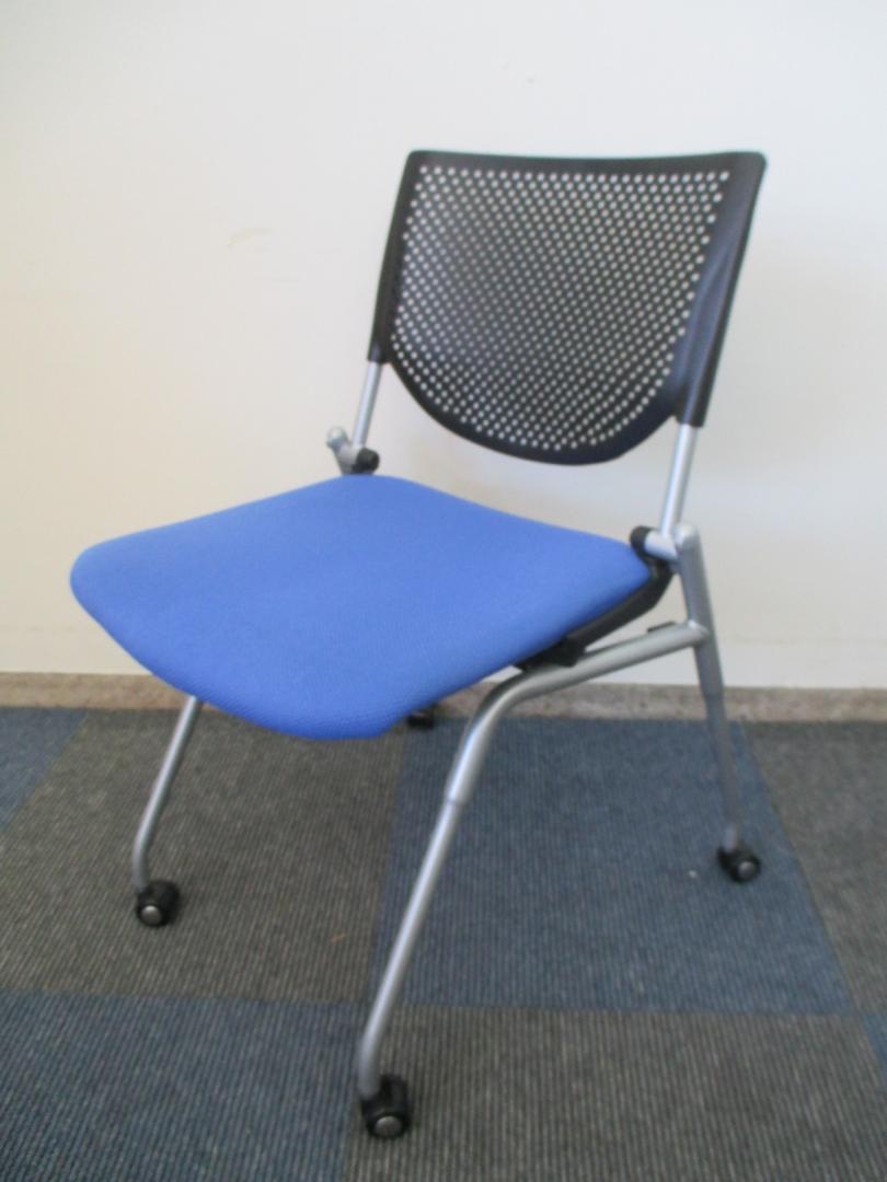 【ミーティングチェア】【座面：布地】　オカムラ製　プロスタックチェア【中古事務椅子】【会議チェア】	
                        プロスタック
                                    中古
            