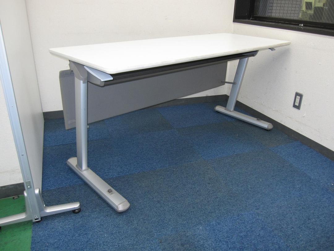 【高級感溢れてます】幕板付きサイドスタックテーブル　【天板が折りたためる便利なテーブル】※中古　会議机　セミナーなどにも
                        KT-920
                                    中古
            